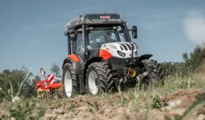 STEYR and Tu Wien Unveil FCTRAC BIOGENIC HYDROGEN POWERED TRACTOR