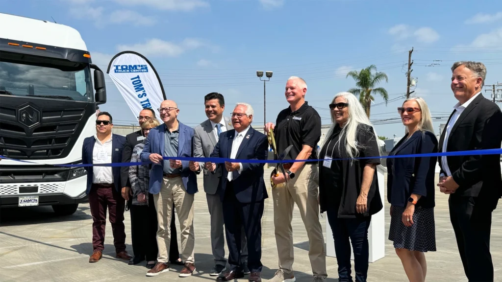 Tom's Truck Center unveil Nikola/HYLA modular hydrogen refuelling station in Santa Fe Springs