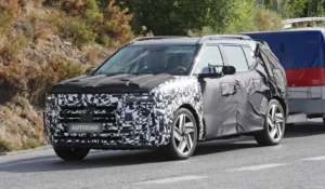 Hyundai NEXO camo road testing