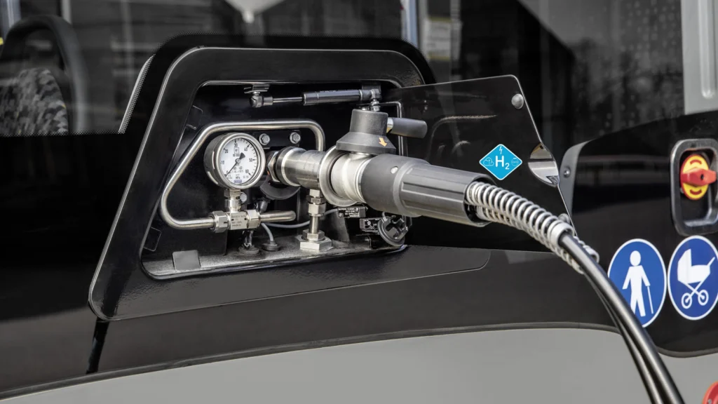 Refuelling a hydrogen Mercedes Benz eCitaro fuel-cell bus is as simple and quick for the operator as refuelling a diesel bus.