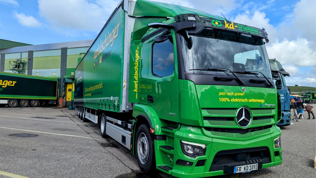 kd logistics Đức đồng ý đặt hàng 100 xe tải không phát thải mới từ Mercedes Benz Tháng 10 năm 2024 Lái xe Hydro