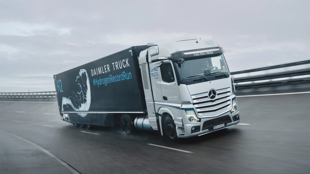 Hydrogen trucks- €226 million funding for 100 liquid-hydrogen Mercedes trucks November 2024 Driving Hydrogen Hydrogen Record Run