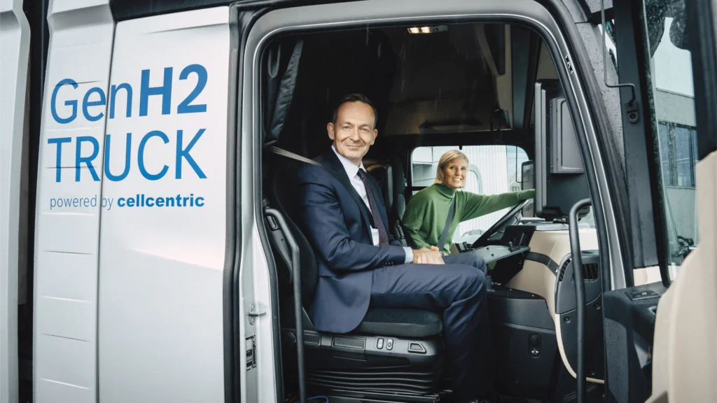 Hydrogen trucks- €226 million funding for 100 liquid-hydrogen Mercedes trucks November 2024 Driving Hydrogen img2