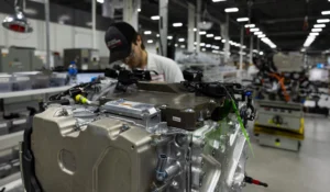 A Honda associate assembles the fuel stack on the all-new 2025 CR-V e:FCEV. (Image: Honda)