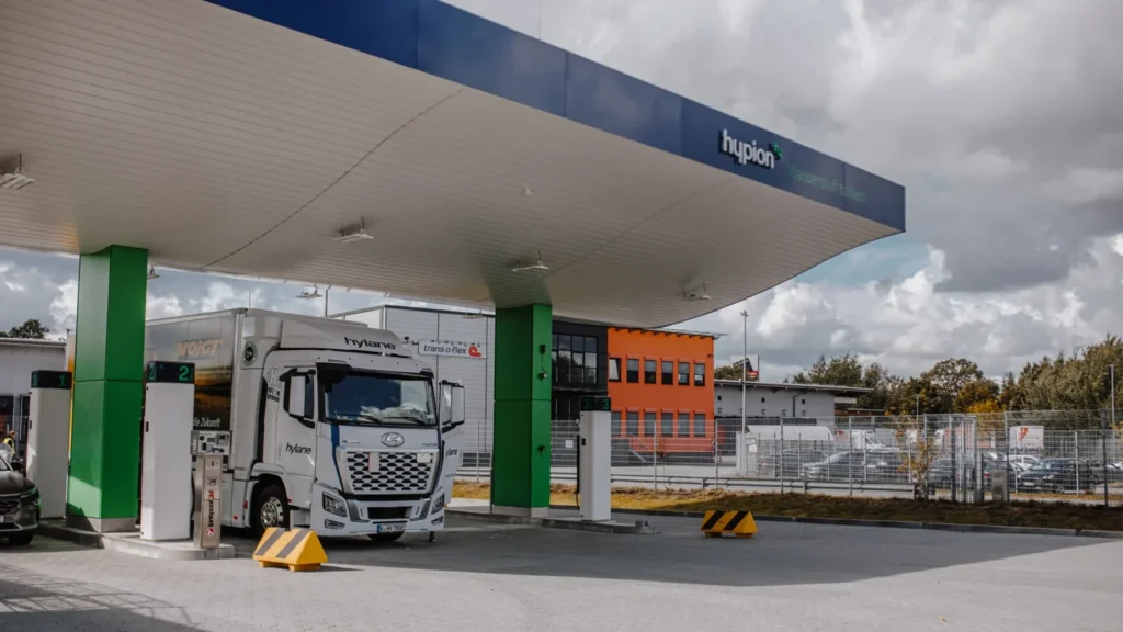 Resato-built Hypion hydrogen refuelling station. (Image: Resato)