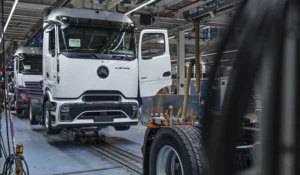 Daimler Truck's Mercedes Benz battery electric e-600 Actros production line. (Image: Daimler Truck)