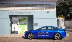 Toyota's Mirai hydrogen car outside the refuelling pump at Sao Paulo University. (Image: Pablo Jacob/Governo do Estado de SP)