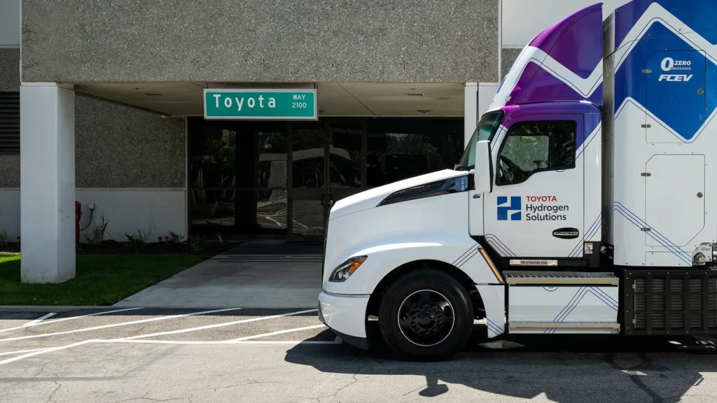 Toyota's hydrogen class 8 semi truck at ACT Expo 2025. (Image: Toyota)