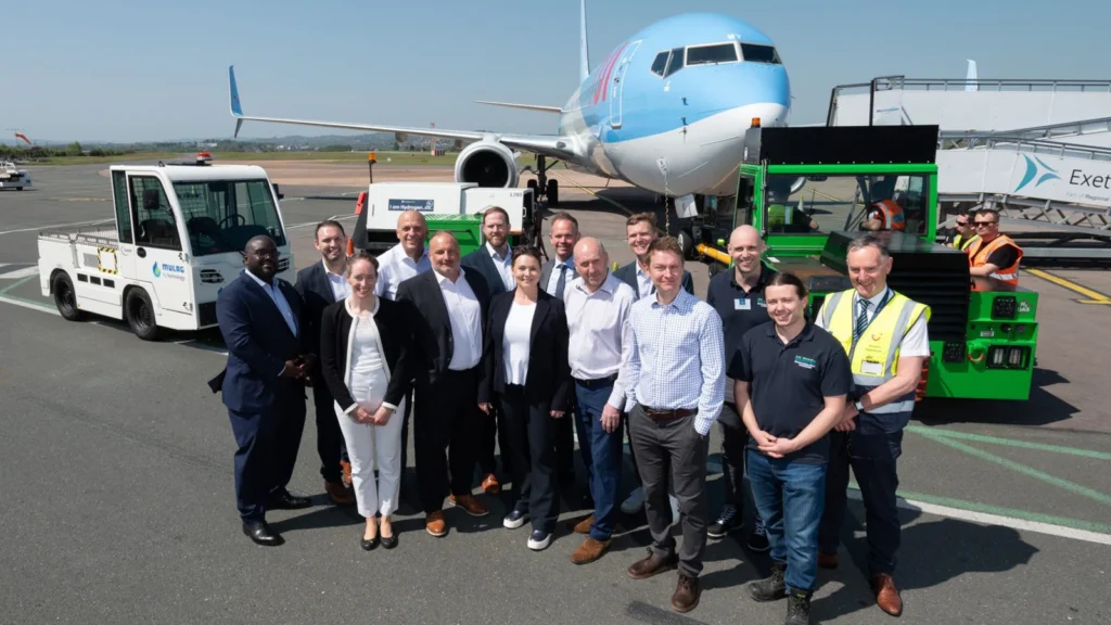 Hydrogen ground equipment runs full aircraft turnaround at Exeter. (Image: Exeter Airport)