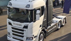 Front view of Scania’s hydrogen-powered FCEV truck at Transport.CH, marked with Scania Pilot Partner branding.
