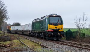 Freightliner locomotive transporting hydrogen containers in UK’s first hydrogen-by-rail trial